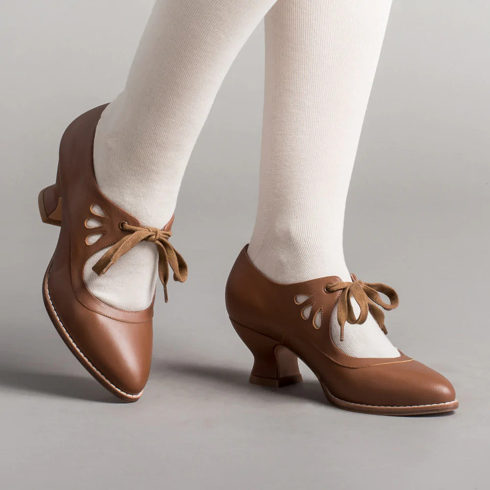 Stilvolle Damenschuhe Mit Geschlossener Spitze | Vintage