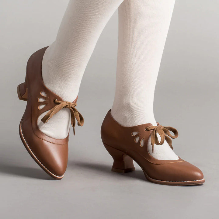 Stilvolle Damenschuhe Mit Geschlossener Spitze | Vintage