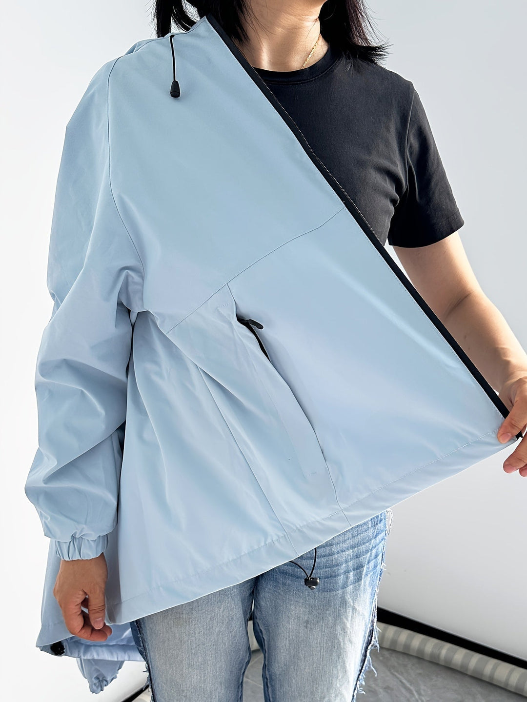 Winddichte Regenjacke mit Kapuze für Damen | Langarm