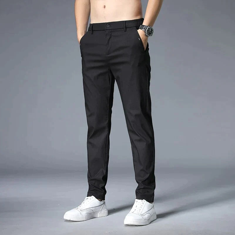 Dehnbare Herrenhose Mit Geradem Schnitt | Formal