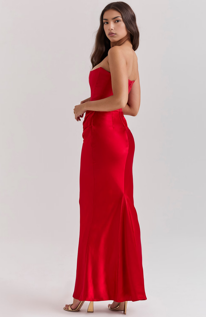 Elegantes Maxikleid Für Formelle Hochzeitsgäste