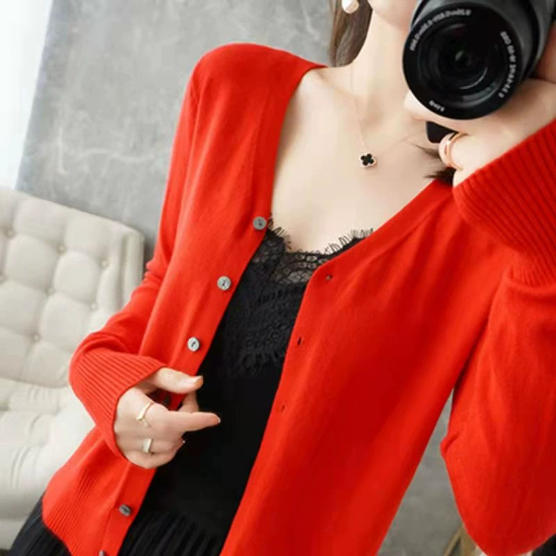 Damen Strickjacke mit V-Ausschnitt | Lässig