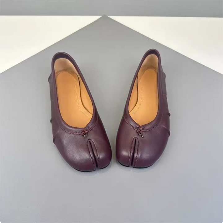 Damen Dirndl Schuhe mit geteilter Spitze | Flach
