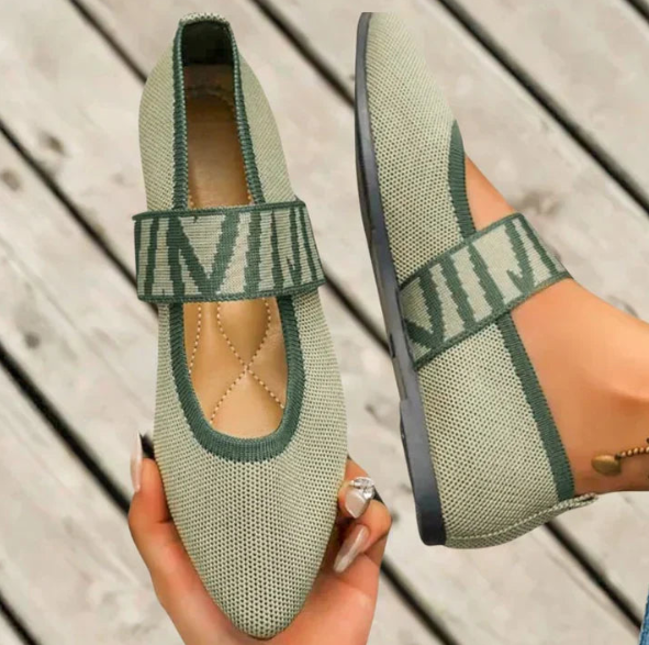 Flache Dirndl Schuhe für Damen | Spitze Zehenpartie