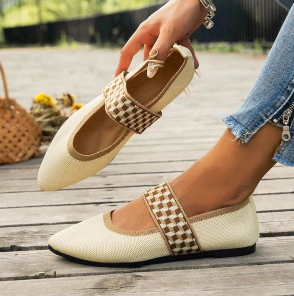 Flache Dirndl Schuhe für Damen | Spitze Zehenpartie