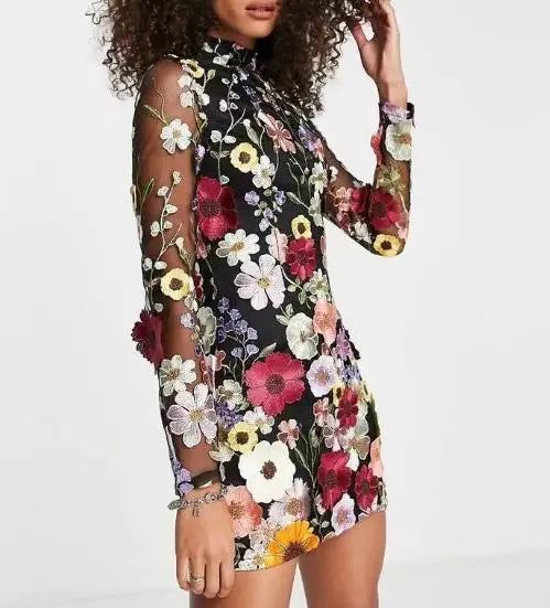 Damenkleid Mit Blumenstickerei Und Langen Ärmeln | Mini