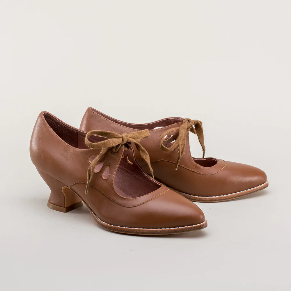 Stilvolle Damenschuhe Mit Geschlossener Spitze | Vintage
