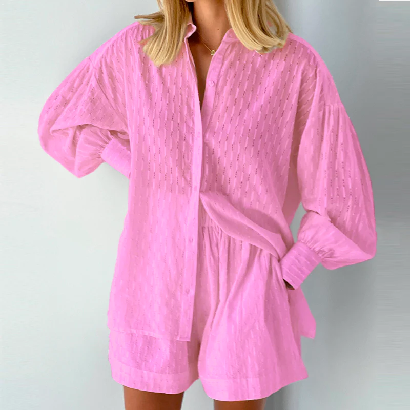 Zweiteiliges Set Aus Button Down Oberteil Und Lässigen Shorts Für Damen | Sommer